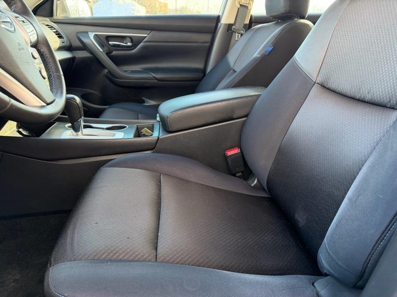 Nissan Altima 2.5 SR Sedan 2017