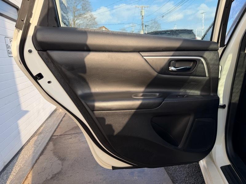 Nissan Altima 2.5 SR Sedan 2017