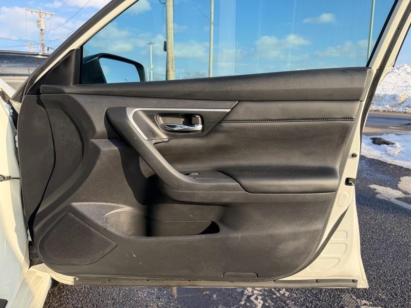 Nissan Altima 2.5 SR Sedan 2017