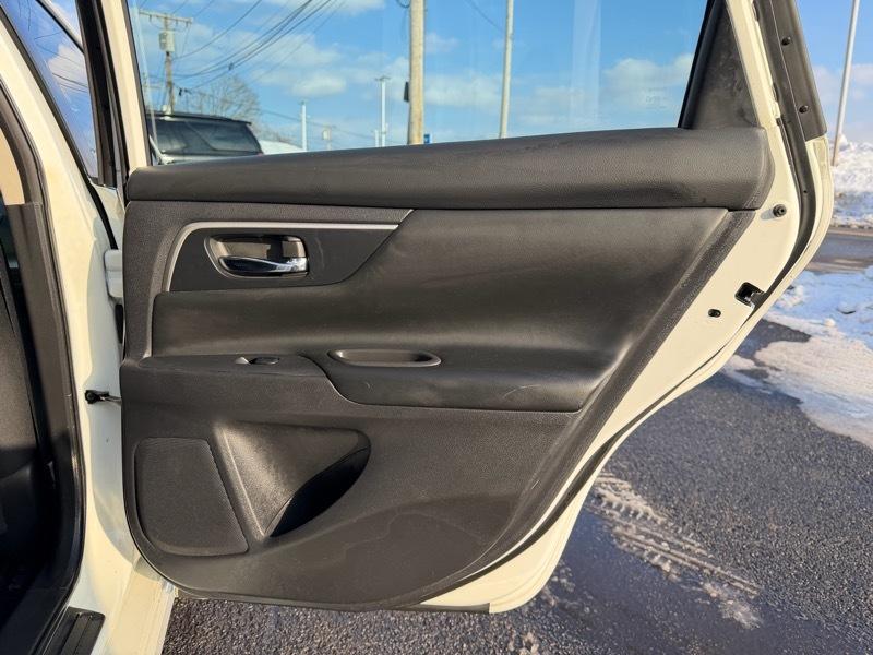 Nissan Altima 2.5 SR Sedan 2017