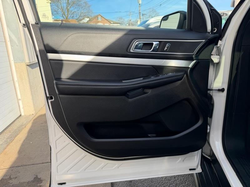 Ford Explorer XLT 4WD 2017