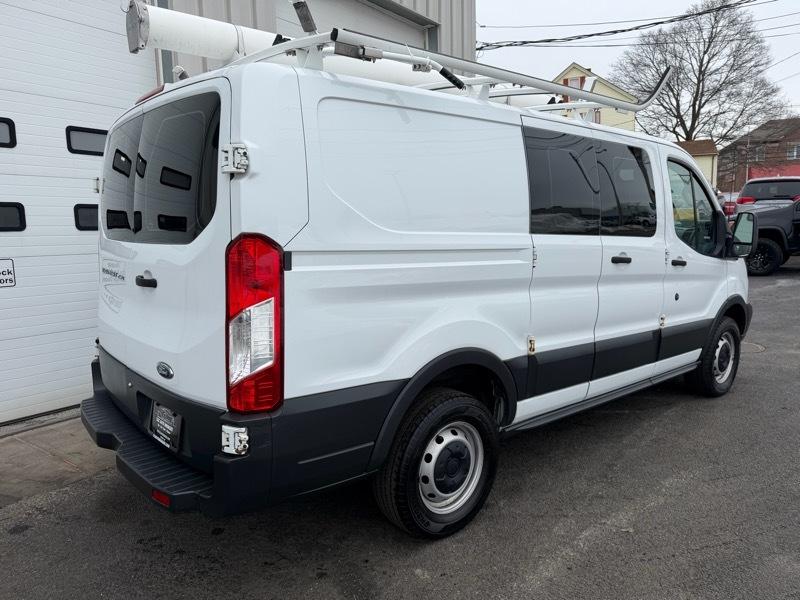 Ford Transit 250 Van Low Roof 60/40 Pass.130-in. WB 2015
