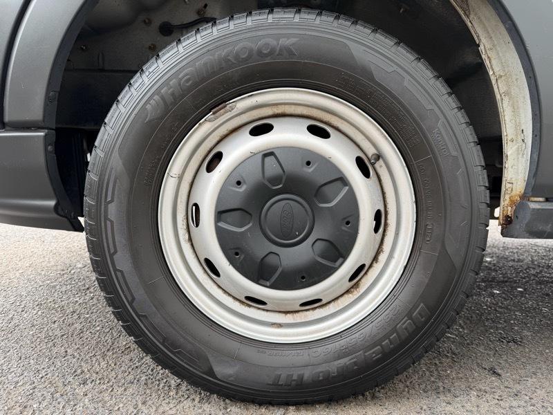 Ford Transit 250 Van Low Roof 60/40 Pass.130-in. WB 2015