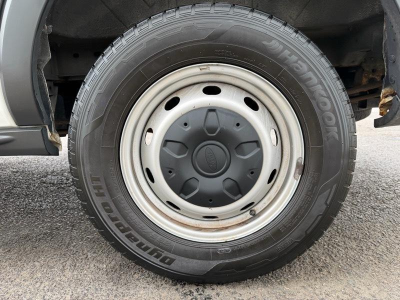 Ford Transit 250 Van Low Roof 60/40 Pass.130-in. WB 2015