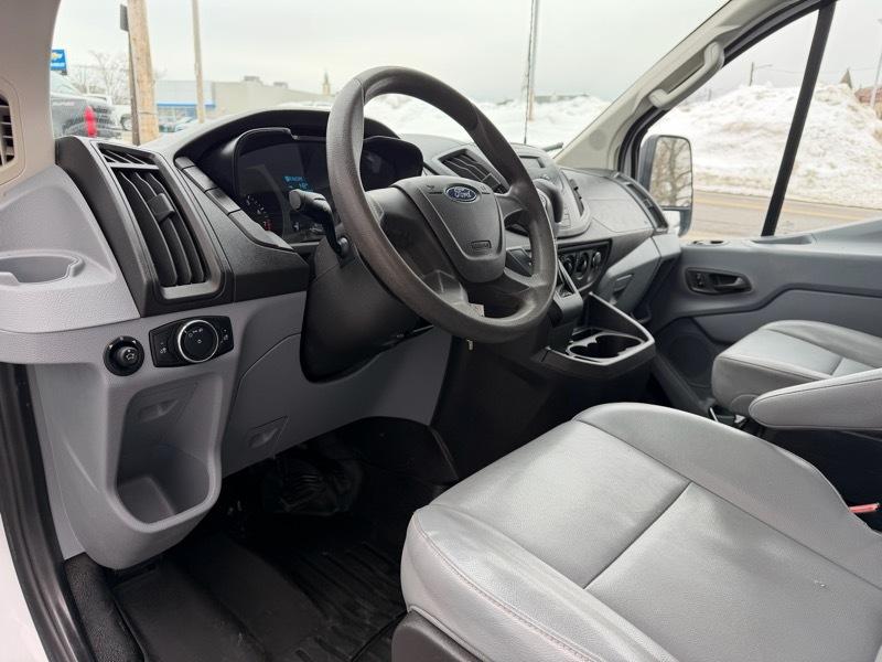Ford Transit 250 Van Low Roof 60/40 Pass.130-in. WB 2015