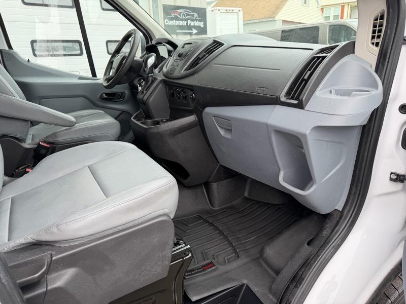 Ford Transit 250 Van Low Roof 60/40 Pass.130-in. WB 2015