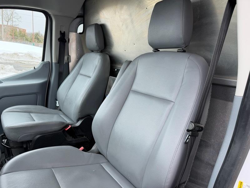 Ford Transit 250 Van Low Roof 60/40 Pass.130-in. WB 2015