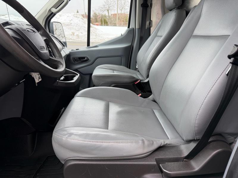 Ford Transit 250 Van Low Roof 60/40 Pass.130-in. WB 2015