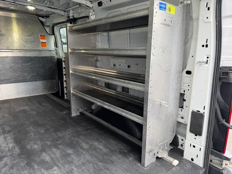 Ford Transit 250 Van Low Roof 60/40 Pass.130-in. WB 2015