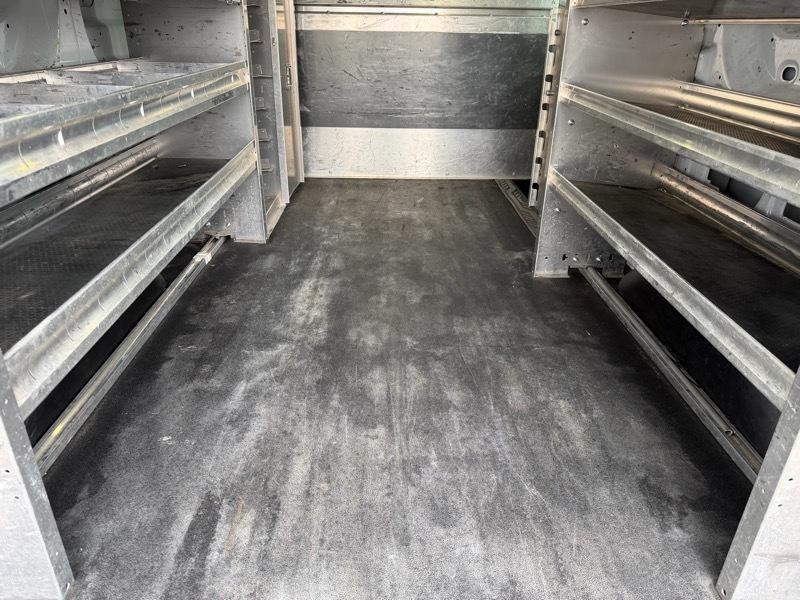 Ford Transit 250 Van Low Roof 60/40 Pass.130-in. WB 2015