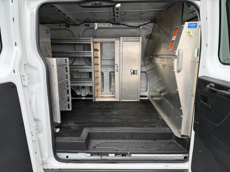 Ford Transit 250 Van Low Roof 60/40 Pass.130-in. WB 2015