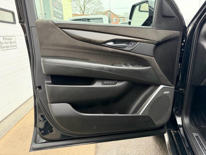 Cadillac Escalade Platinum 4WD 2017