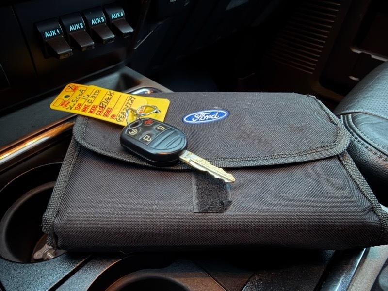 Ford F-350 SD Lariat Crew Cab 4WD 2016