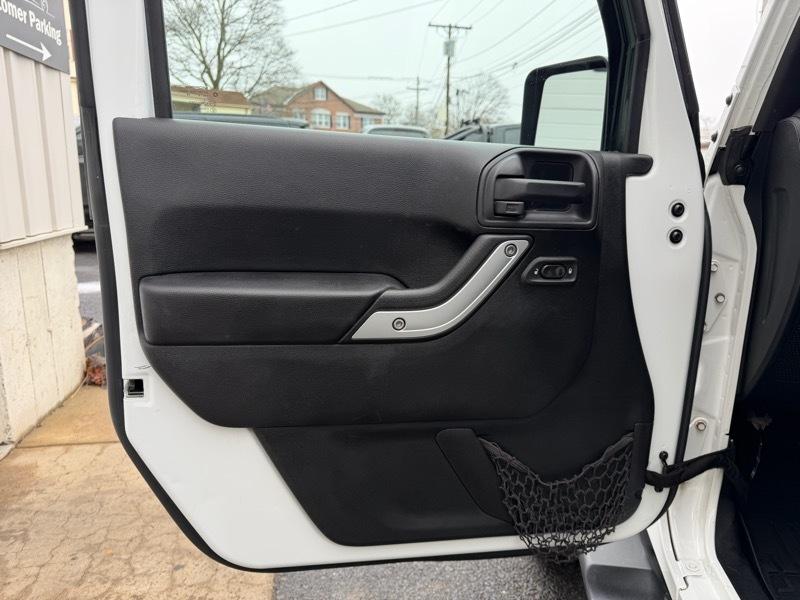 Jeep Wrangler Unlimited Sahara 4WD 2016