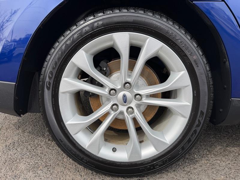 Ford Taurus SEL FWD 2013