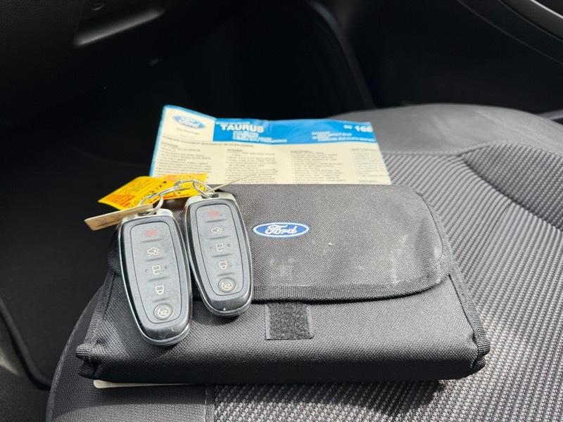 Ford Taurus SEL FWD 2013