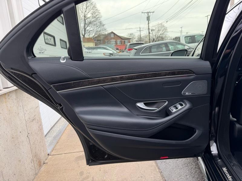 Mercedes-Benz S-Class S550 4MATIC 2015