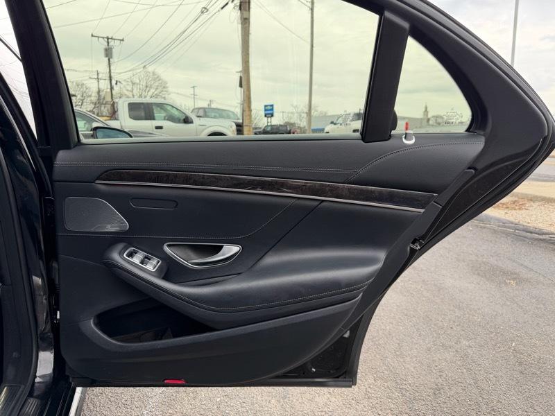 Mercedes-Benz S-Class S550 4MATIC 2015