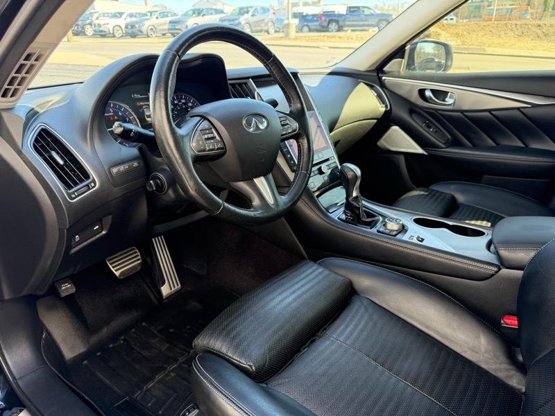 Infiniti Q50 Red Sport 400 AWD 2017