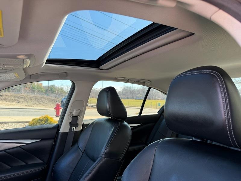 Infiniti Q50 Red Sport 400 AWD 2017