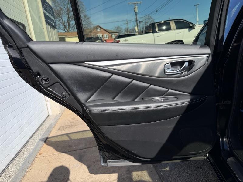 Infiniti Q50 Red Sport 400 AWD 2017