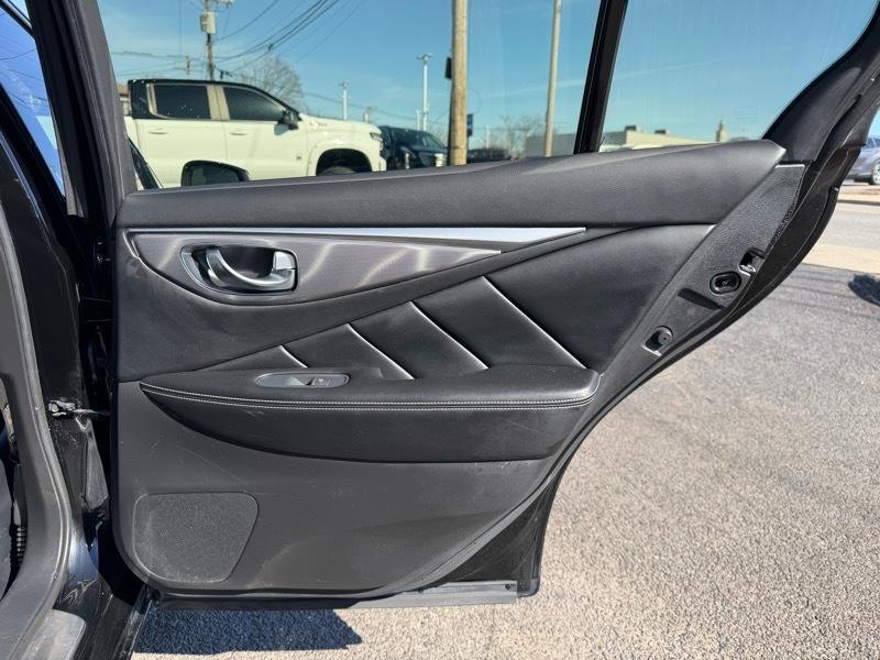 Infiniti Q50 Red Sport 400 AWD 2017