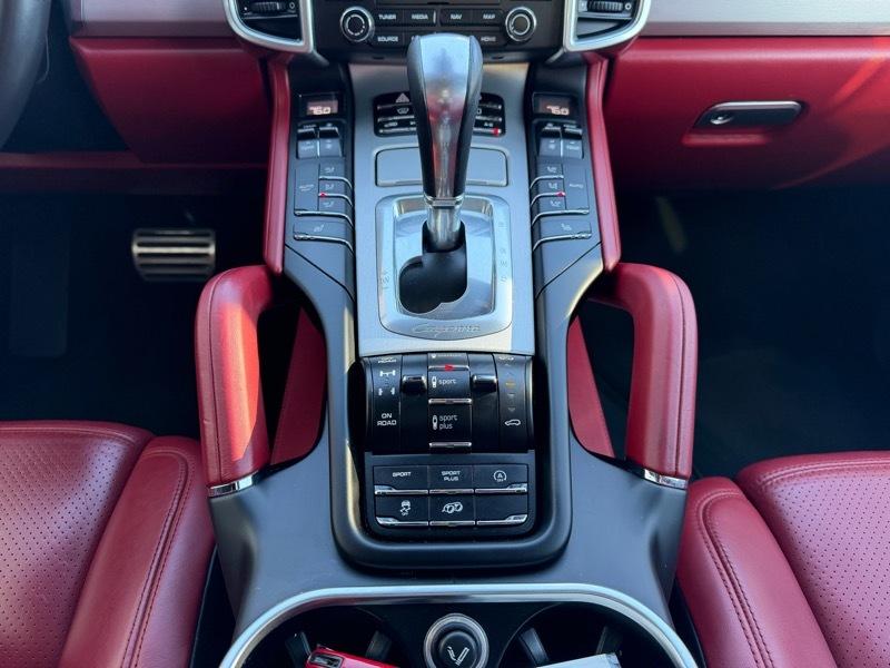 Porsche Cayenne GTS 2017