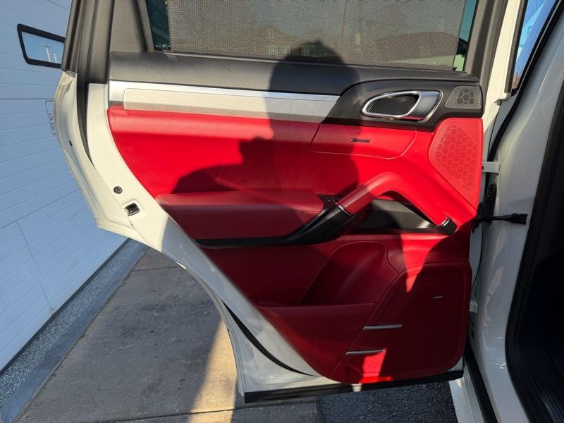 Porsche Cayenne GTS 2017