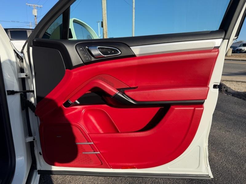 Porsche Cayenne GTS 2017