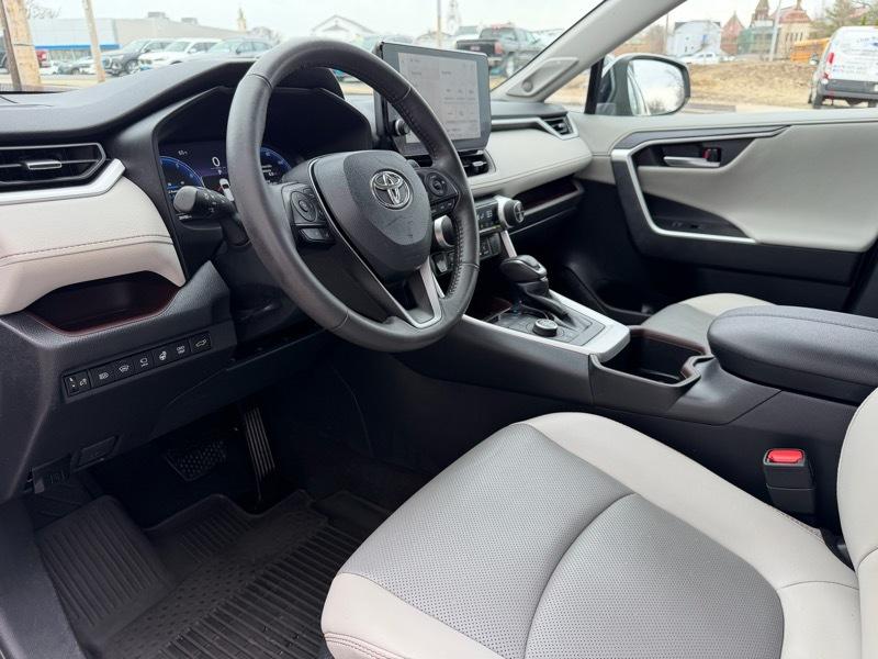 Toyota RAV4 Limited AWD 2023