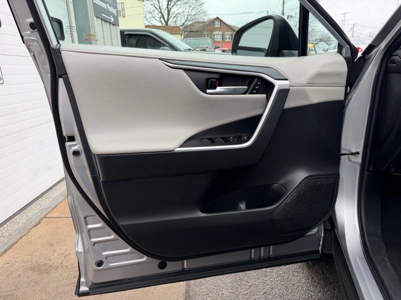 Toyota RAV4 Limited AWD 2023