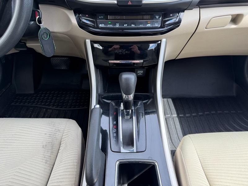 Honda Accord LX Sedan CVT 2016
