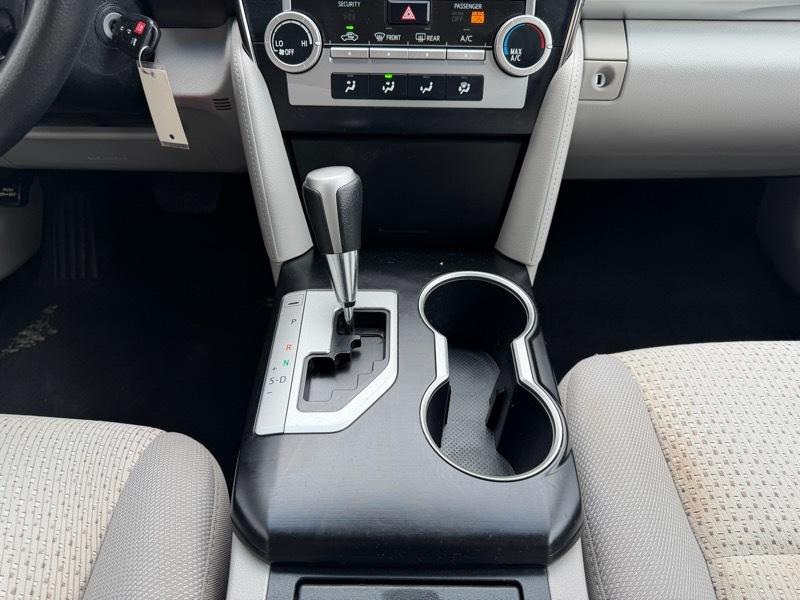 Toyota Camry LE 4D Sedan 2014