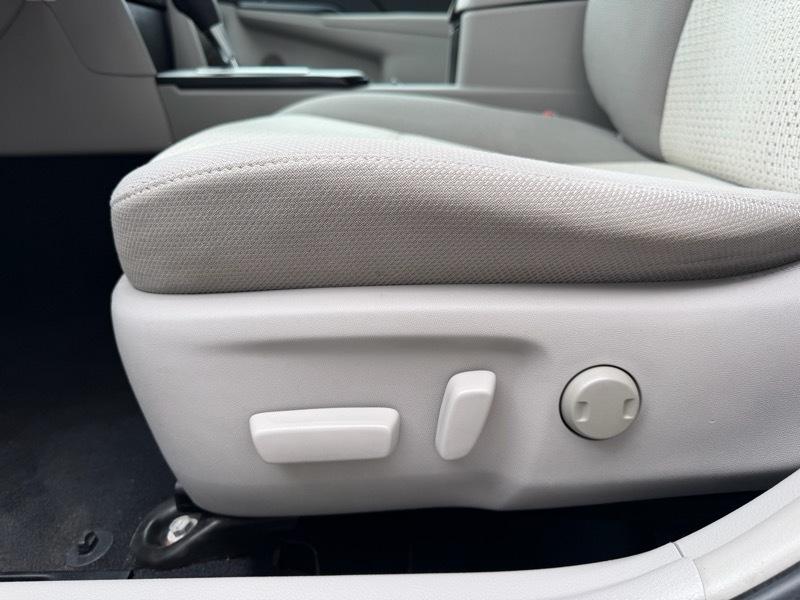 Toyota Camry LE 4D Sedan 2014