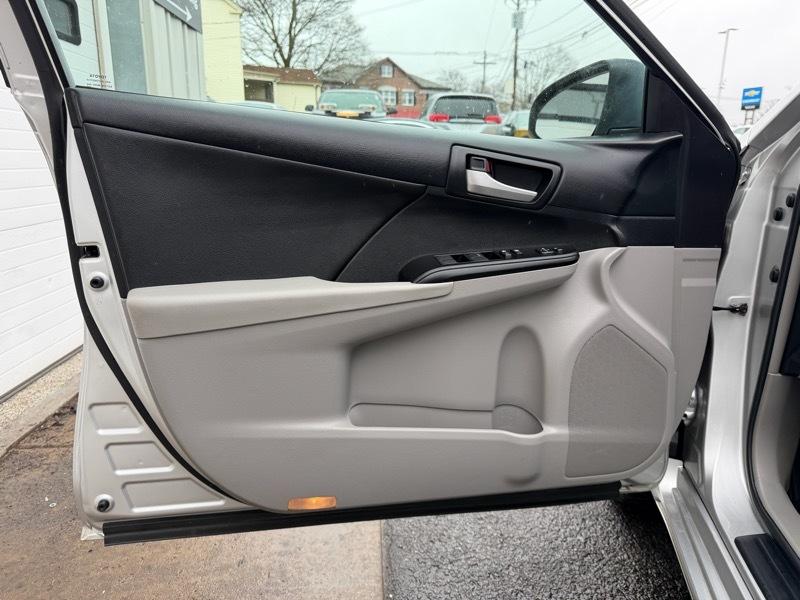 Toyota Camry LE 4D Sedan 2014