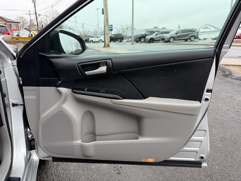 Toyota Camry LE 4D Sedan 2014