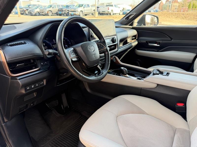 Toyota Grand Highlander Hybrid MAX Limited AWD 2024