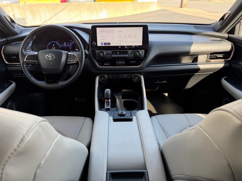 Toyota Grand Highlander Hybrid MAX Limited AWD 2024