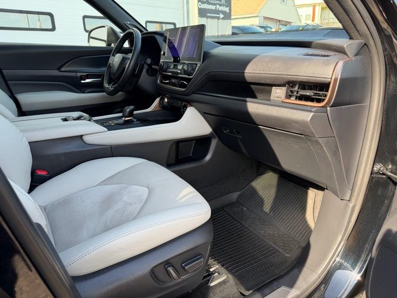 Toyota Grand Highlander Hybrid MAX Limited AWD 2024