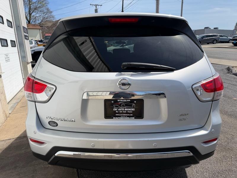 Nissan Pathfinder SV 4WD 2014