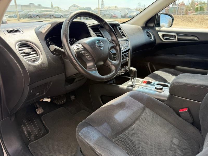 Nissan Pathfinder SV 4WD 2014