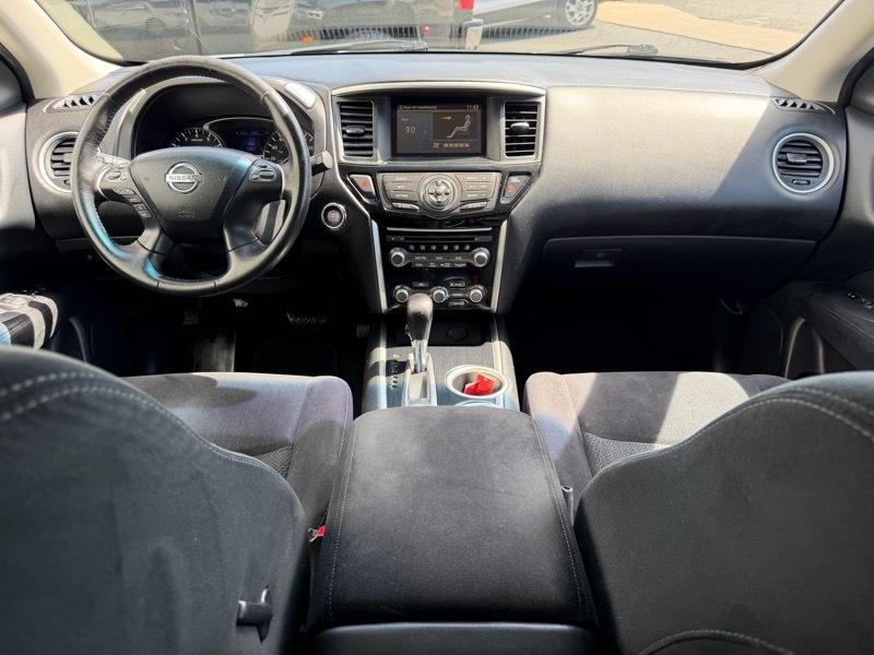 Nissan Pathfinder SV 4WD 2014