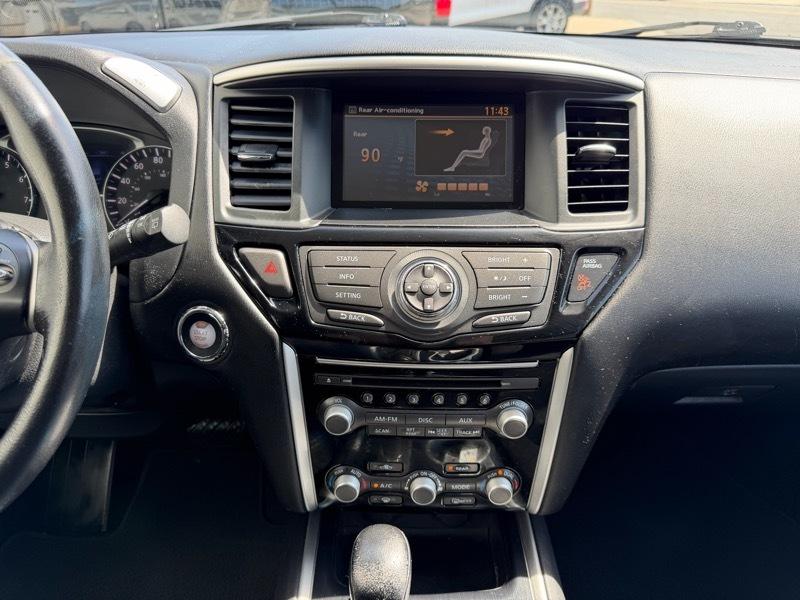 Nissan Pathfinder SV 4WD 2014