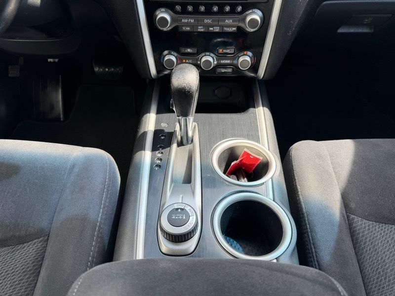 Nissan Pathfinder SV 4WD 2014