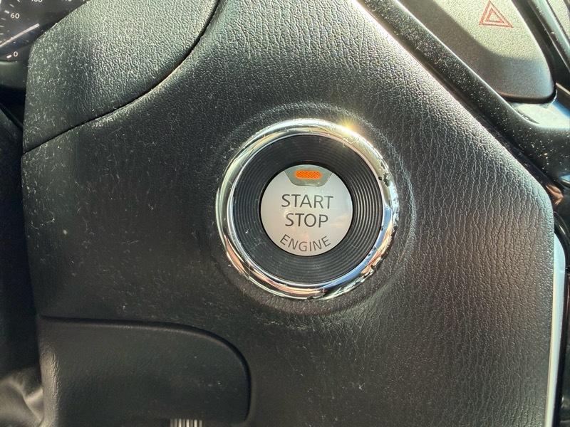 Nissan Pathfinder SV 4WD 2014