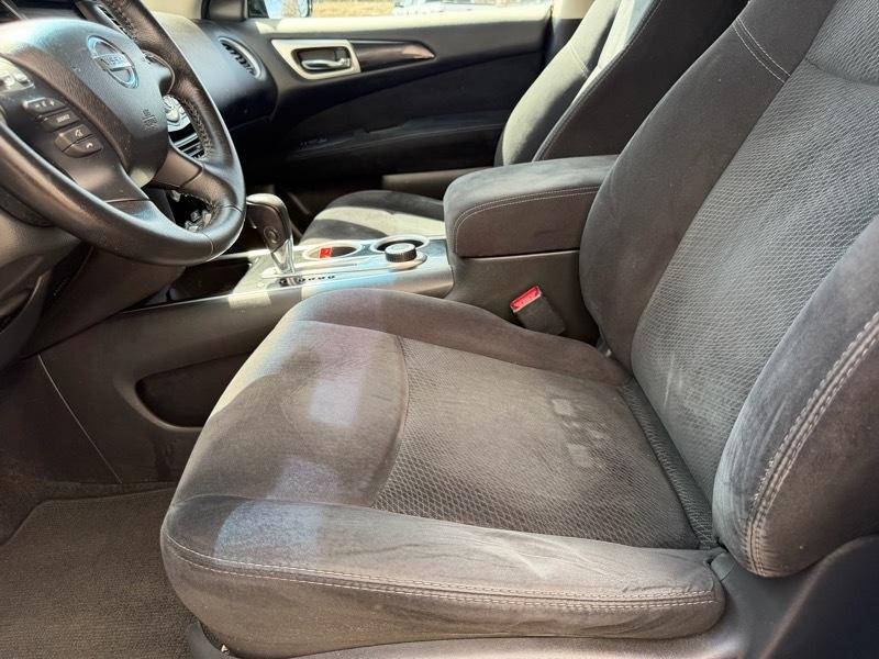 Nissan Pathfinder SV 4WD 2014