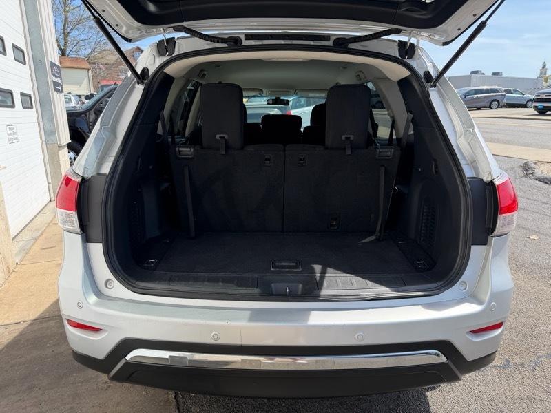 Nissan Pathfinder SV 4WD 2014