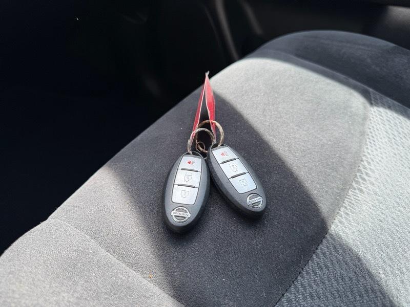 Nissan Pathfinder SV 4WD 2014