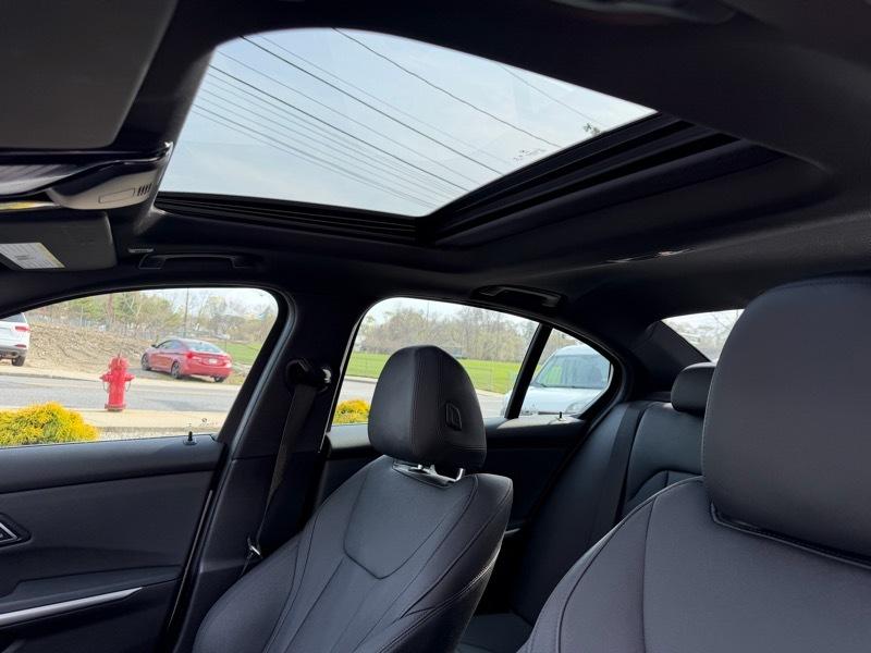 BMW 3-Series 330i xDrive 2021