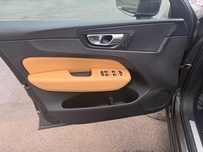 Volvo XC60 T5 Momentum AWD 2018